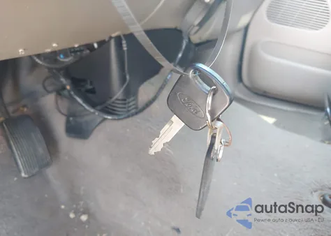 2002 Ford F-150 Lariat/Xlt из США, поврежденный, VIN 1FTRW08L82KE39703